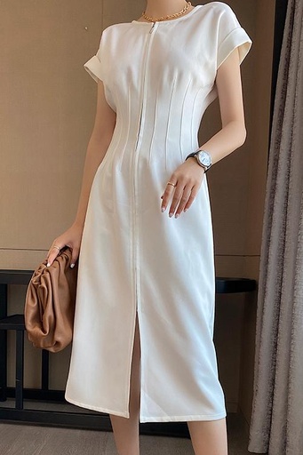 Đầm suông nhấn eo